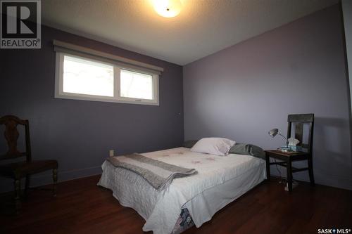 128 1St Street E, Frontier, SK - Indoor Photo Showing Bedroom