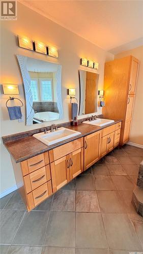 109 Parkview Place, Shellbrook, SK - Indoor Photo Showing Bathroom