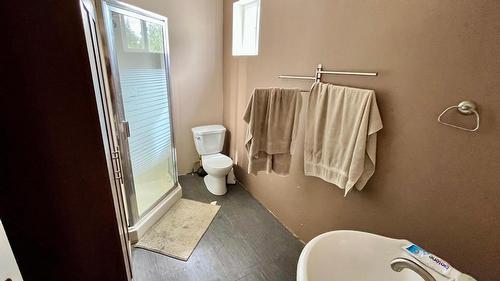 Lots 71-72 Harrison Road, Arrow Park, BC - Indoor Photo Showing Bathroom