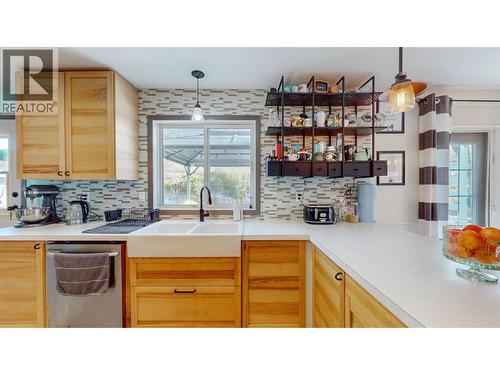 6743 Meadows Drive, Oliver, BC - Indoor Photo Showing Kitchen With Double Sink