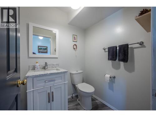 445 5 Road, Oliver, BC - Indoor Photo Showing Bathroom