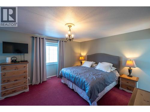445 5 Road, Oliver, BC - Indoor Photo Showing Bedroom
