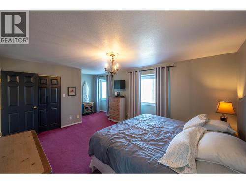 445 5 Road, Oliver, BC - Indoor Photo Showing Bedroom