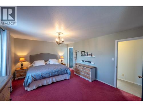 445 5 Road, Oliver, BC - Indoor Photo Showing Bedroom