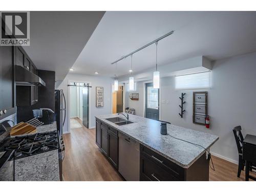 445 5 Road, Oliver, BC - Indoor Photo Showing Kitchen With Double Sink