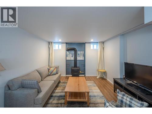 445 5 Road, Oliver, BC - Indoor