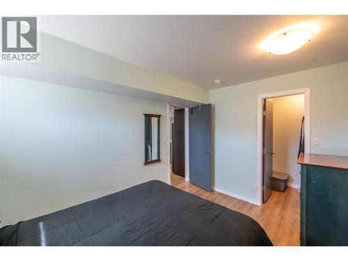 445 5 Road, Oliver, BC - Indoor Photo Showing Bedroom