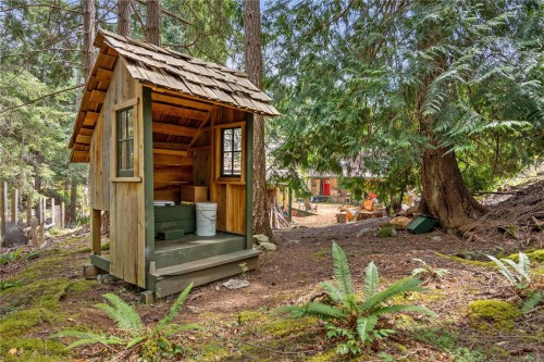 10 Windham Rd, Lasqueti Island, BC 