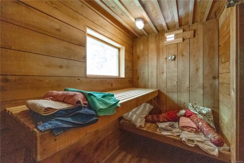 10 Windham Rd, Lasqueti Island, BC 