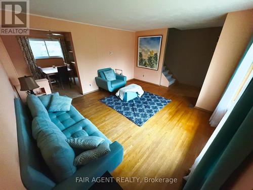 175 Fourth Avenue, Kitchener, ON - Indoor Photo Showing Living Room