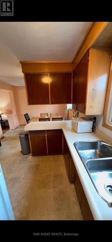175 Fourth Avenue, Kitchener, ON - Indoor Photo Showing Kitchen With Double Sink