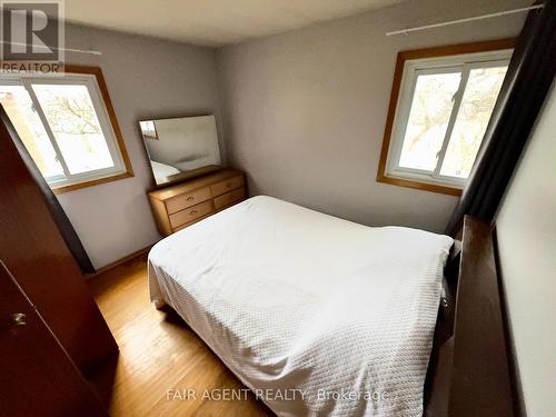 175 Fourth Avenue, Kitchener, ON - Indoor Photo Showing Bedroom