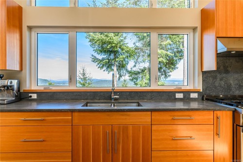 153 Southern Way, Salt Spring, BC 