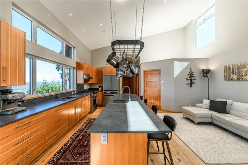 153 Southern Way, Salt Spring, BC 