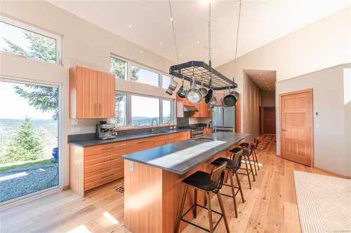 153 Southern Way, Salt Spring, BC 