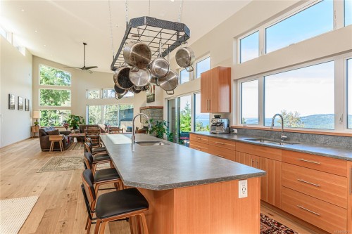 153 Southern Way, Salt Spring, BC 