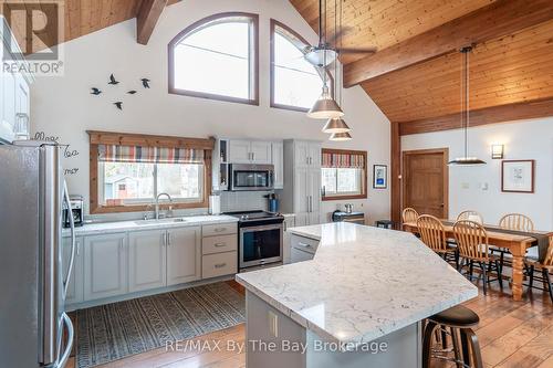 3854 Is 630 Georgian Bay, Georgian Bay (Baxter), ON - Indoor Photo Showing Kitchen