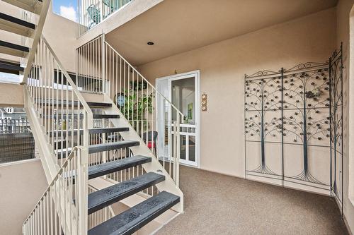 Exterior entrance - 4-300 Rue Du Moulin, Magog, QC -  With Exterior