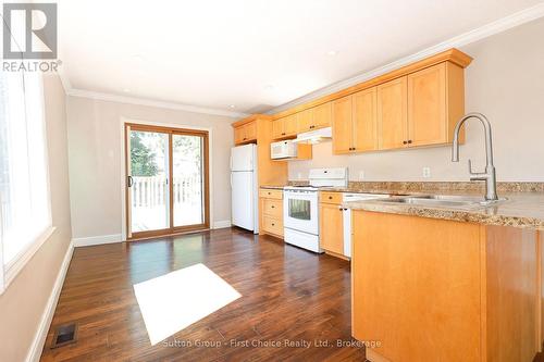 122 Trinity Street, Stratford, ON - Indoor Photo Showing Kitchen