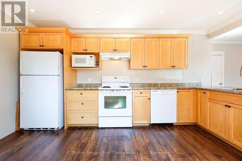 122 Trinity Street, Stratford, ON - Indoor Photo Showing Kitchen