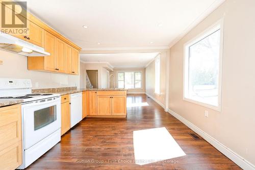 122 Trinity Street, Stratford, ON - Indoor Photo Showing Kitchen