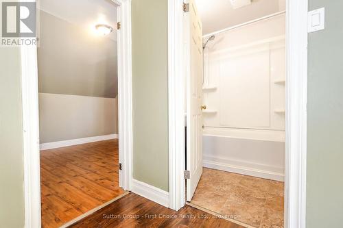122 Trinity Street, Stratford, ON - Indoor