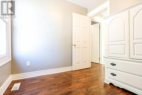 122 Trinity Street, Stratford, ON - Indoor Photo Showing Other Room