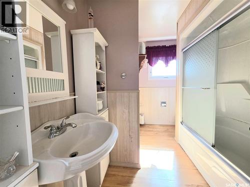 101 Fraser Avenue, Oxbow, SK - Indoor Photo Showing Bathroom