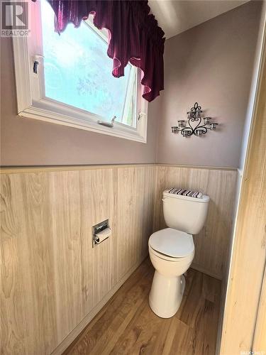 101 Fraser Avenue, Oxbow, SK - Indoor Photo Showing Bathroom