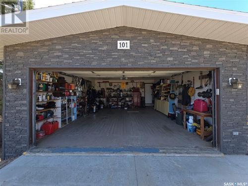 101 Fraser Avenue, Oxbow, SK -  Photo Showing Garage