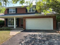 7 WHITEHORN CRESCENT  Toronto, ON M2J 3B1