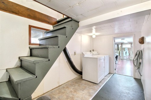 Escalier - 158 Rue Perreault O., Rouyn-Noranda, QC - Indoor Photo Showing Laundry Room