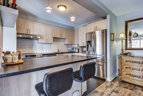 Kitchen - 404-2505 Av. Du Havre-Des-Îles, Laval (Chomedey), QC - Indoor Photo Showing Kitchen