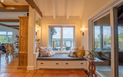 Den - 5 Rue Champoux, Sainte-Béatrix, QC - Indoor