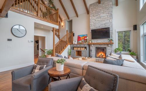 Living room - 5 Rue Champoux, Sainte-Béatrix, QC - Indoor Photo Showing Living Room With Fireplace