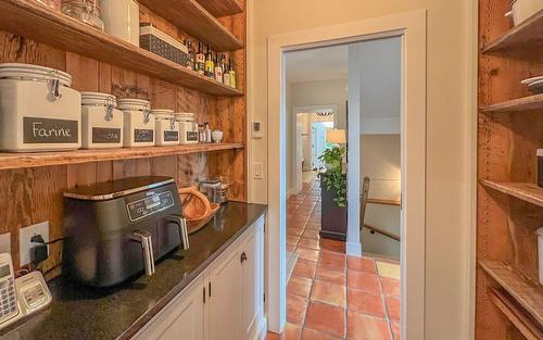 Storage - 5 Rue Champoux, Sainte-Béatrix, QC - Indoor