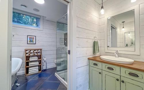 Bathroom - 5 Rue Champoux, Sainte-Béatrix, QC - Indoor Photo Showing Bathroom