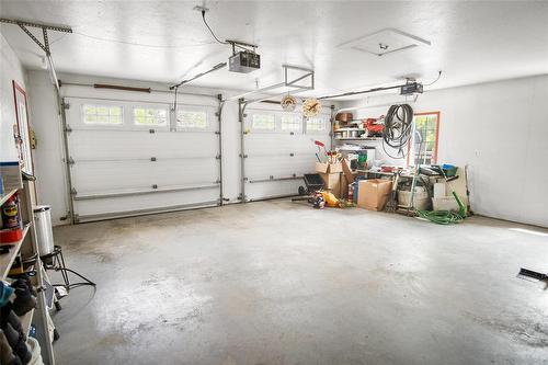 524 River Park Drive, Swan River, MB - Indoor Photo Showing Garage