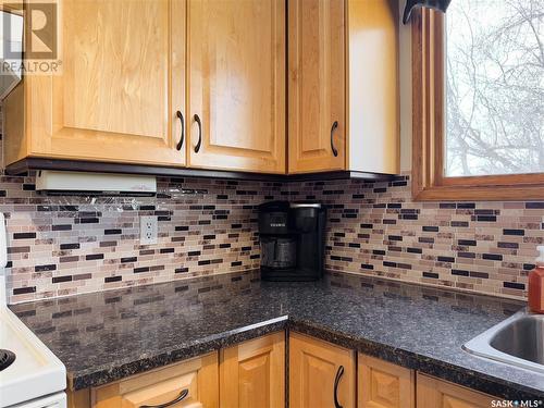 208 1St Street E, Climax, SK - Indoor Photo Showing Kitchen