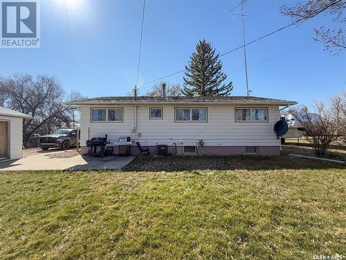 208 1St Street E, Climax, SK - Outdoor