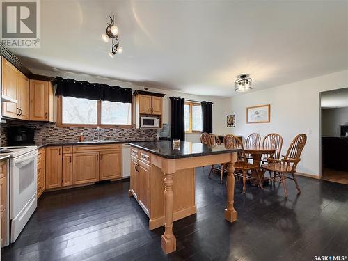 208 1St Street E, Climax, SK - Indoor Photo Showing Other Room