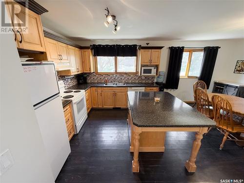 208 1St Street E, Climax, SK - Indoor Photo Showing Kitchen With Double Sink