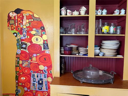 9215 Main Avenue, Wilmer, BC - Indoor Photo Showing Other Room