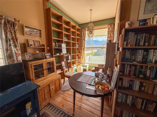 9215 Main Avenue, Wilmer, BC - Indoor