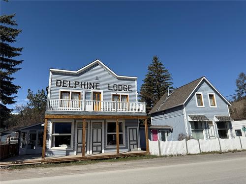 9215 Main Avenue, Wilmer, BC - Outdoor With Facade