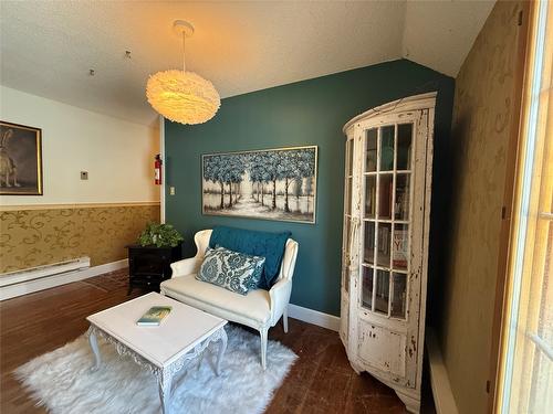 9215 Main Avenue, Wilmer, BC - Indoor