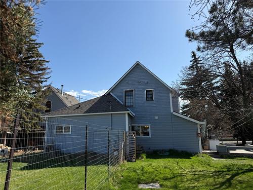 9215 Main Avenue, Wilmer, BC - Outdoor