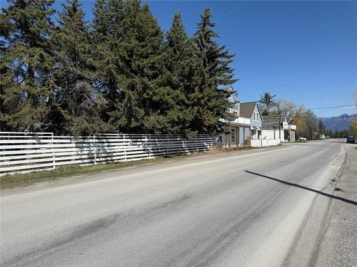 9215 Main Avenue, Wilmer, BC - Outdoor