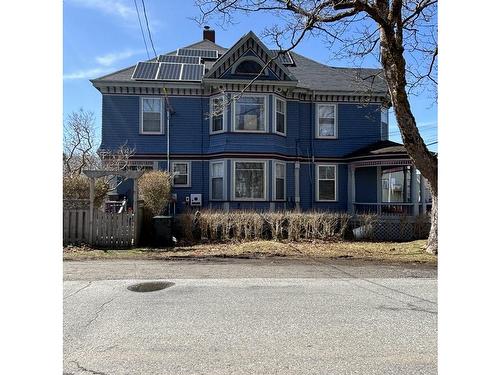 67 Cliff Street  Yarmouth, NS B5A 3J1