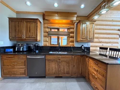 940 313Th Drive, Kimberley, BC - Indoor Photo Showing Kitchen With Double Sink